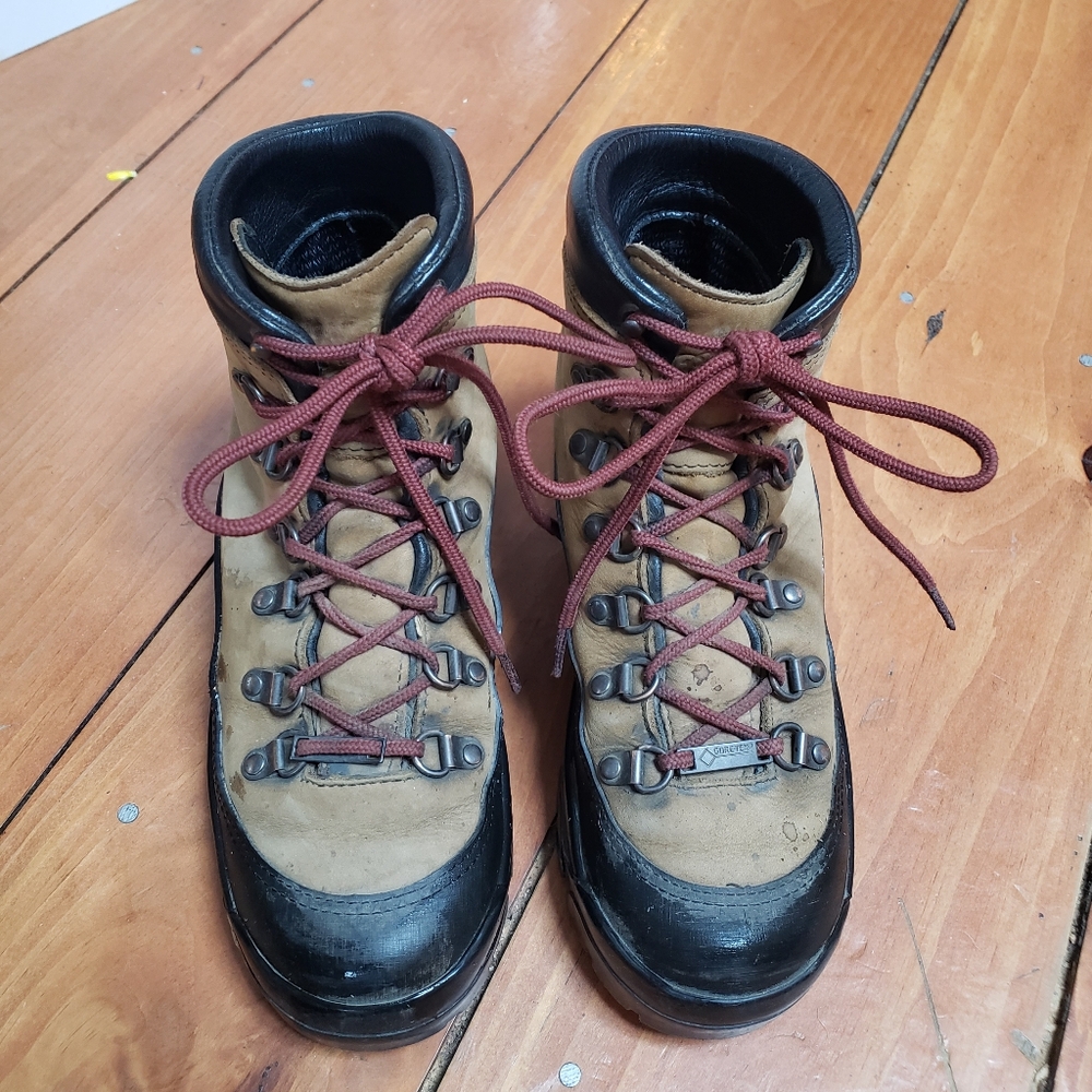 Danner Crater Rim backpacking boot